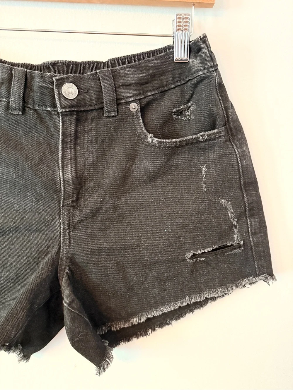 Aerie Daydream Distressed Black Denim Shorts‎ Size Small NWT